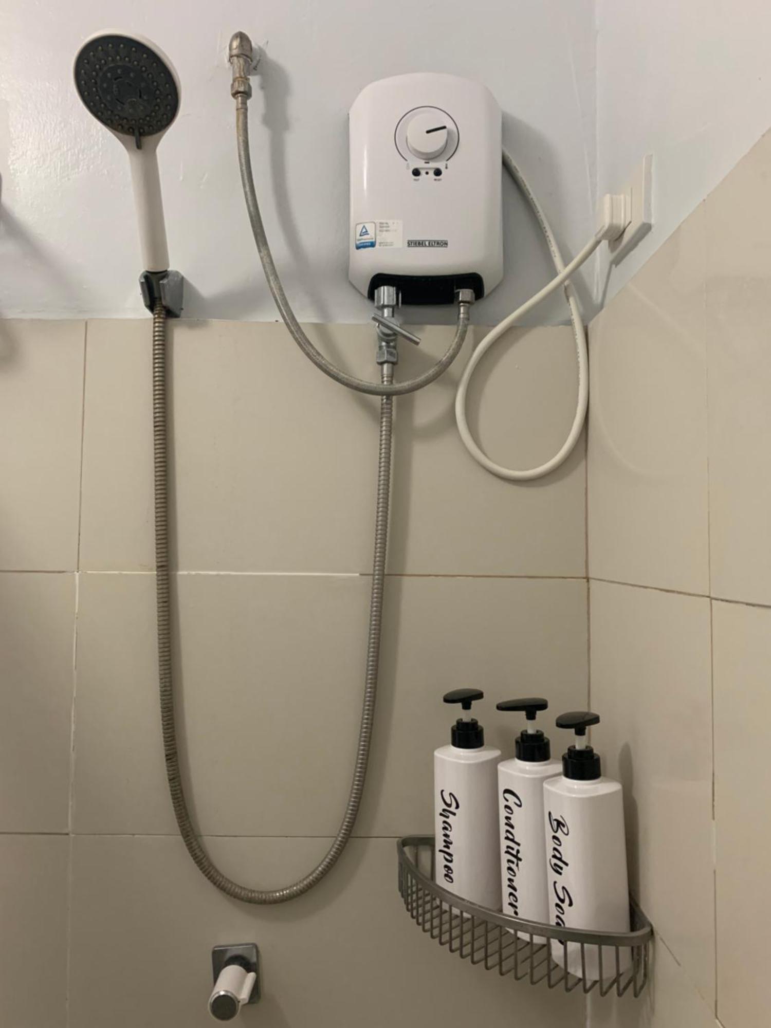 Spacious 2-Bedroom Condo,Wifi,Netflix,Free Parking Cagayan de Oro Eksteriør billede