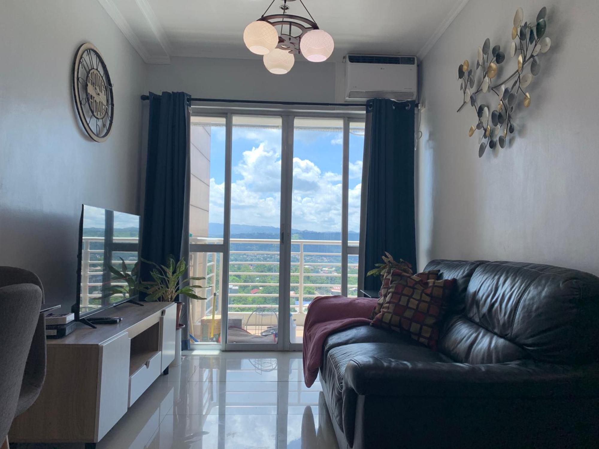Spacious 2-Bedroom Condo,Wifi,Netflix,Free Parking Cagayan de Oro Eksteriør billede